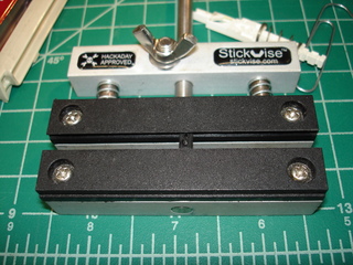 Plate in Stickvise
